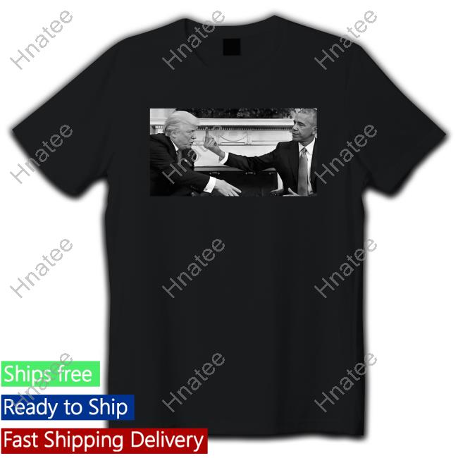 Black and White Obama Flipping Off Trump Essential Tee Shirt
