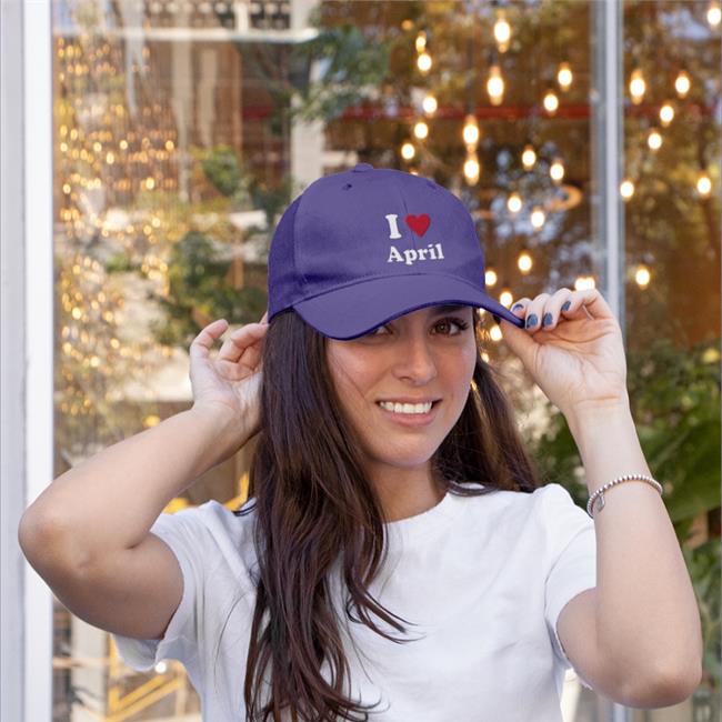 I Love April Hat Quetee